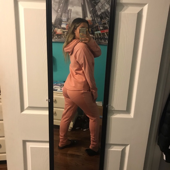 Pink Puma tracksuit - Picture 7 of 10